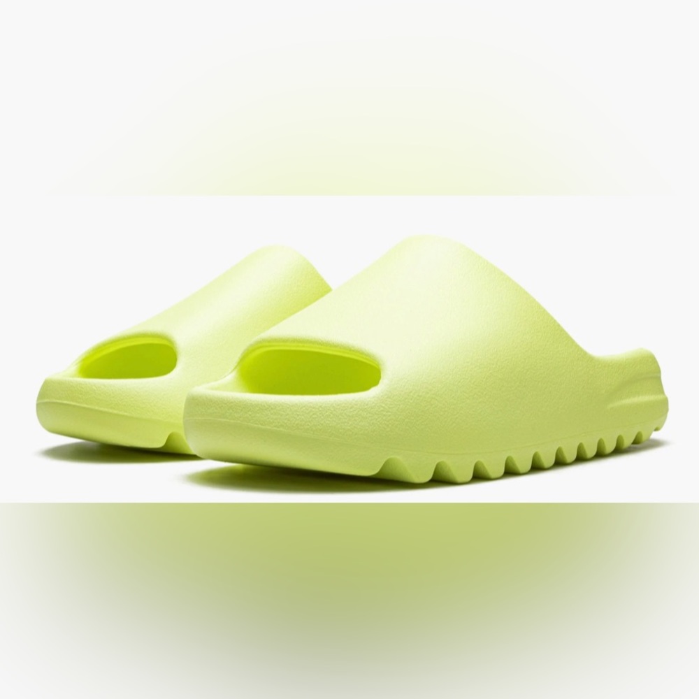 NEW YEEZY SLIDE SLIDES “Glow Green 2022" Men Size 10 Comes w/Original Box